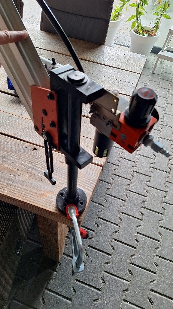 Huvema Pneumatische Taparm met extra kop. tafeltapper, Ophalen, ,, Zo goed als nieuw, ,
