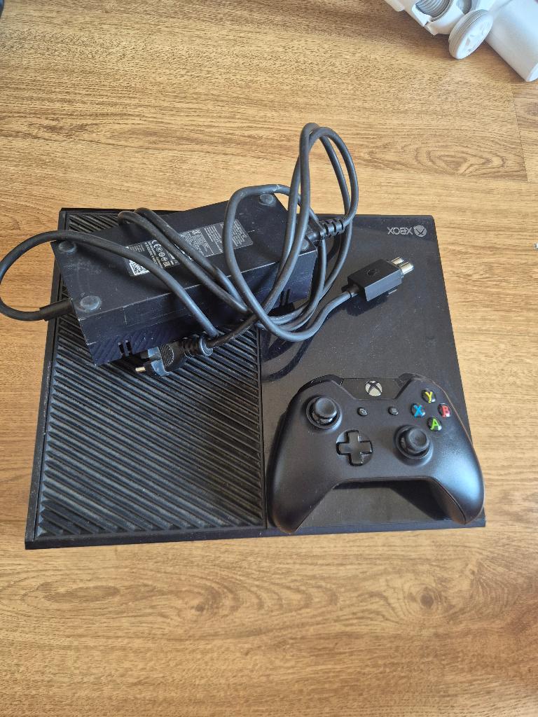 Xbox One Console – Compleet met Voedingskabel & Controller, Verzenden, Xbox One, Met 1 controller, 500 GB