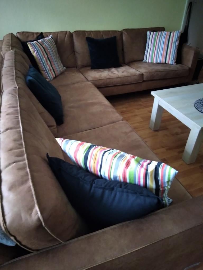 Comfortabele bruine hoekbank - perfect voor gezellige avonde, Huis en Inrichting, Banken | Bankstellen, Gebruikt, Hoekbank, Vierpersoons of meer