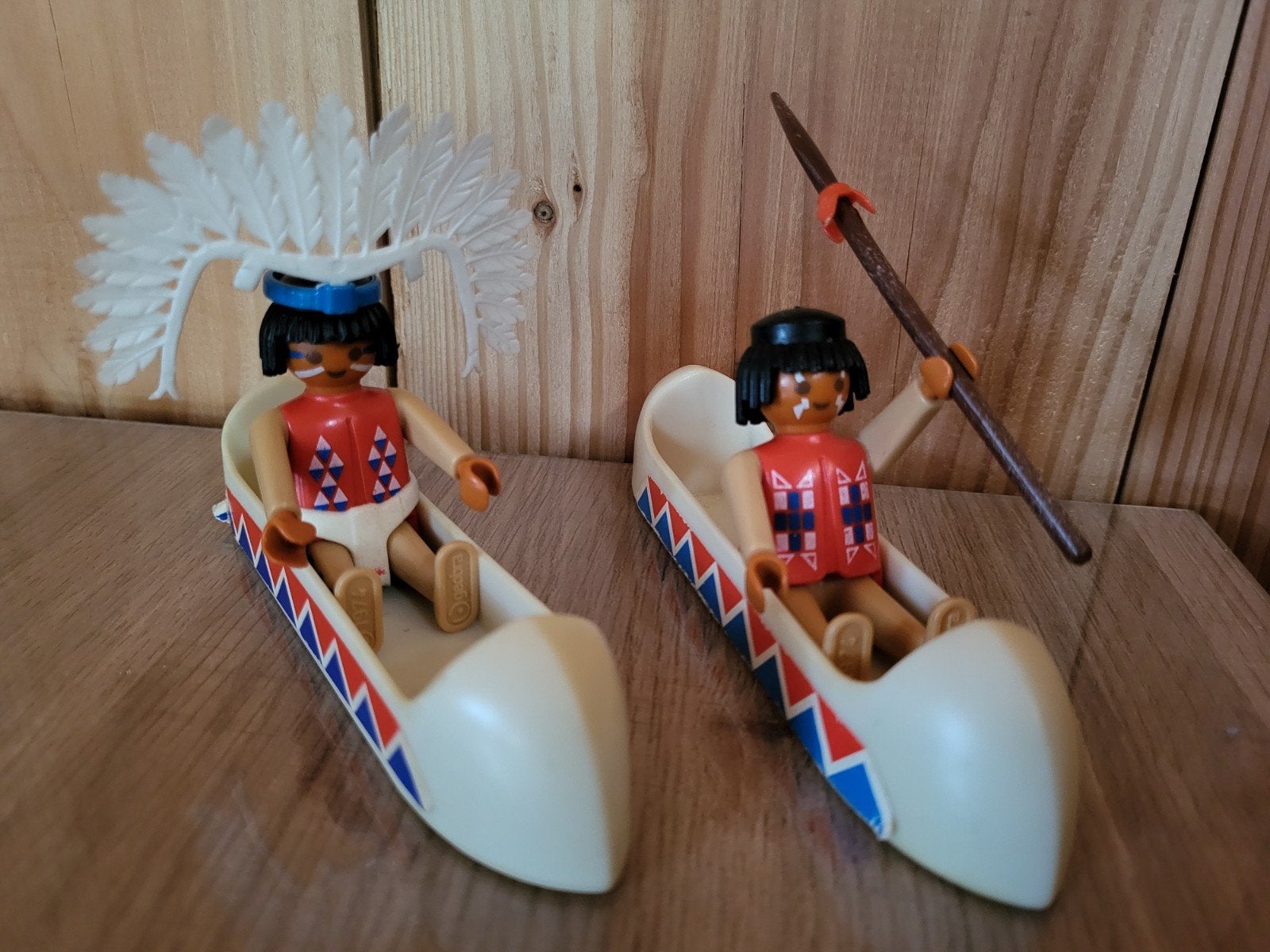 2 Indianen in kano's uit 1974 - Vintage set, Ophalen of Verzenden