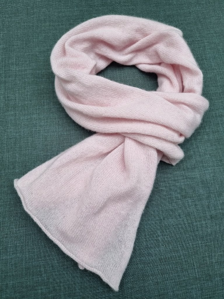 140 x 35 cm, 100% kasjmier / cashmere sjaal/shawl lichtroze, Nieuw, Ophalen of Verzenden, Tina Fichte Cashmere, Maat 36 (S)