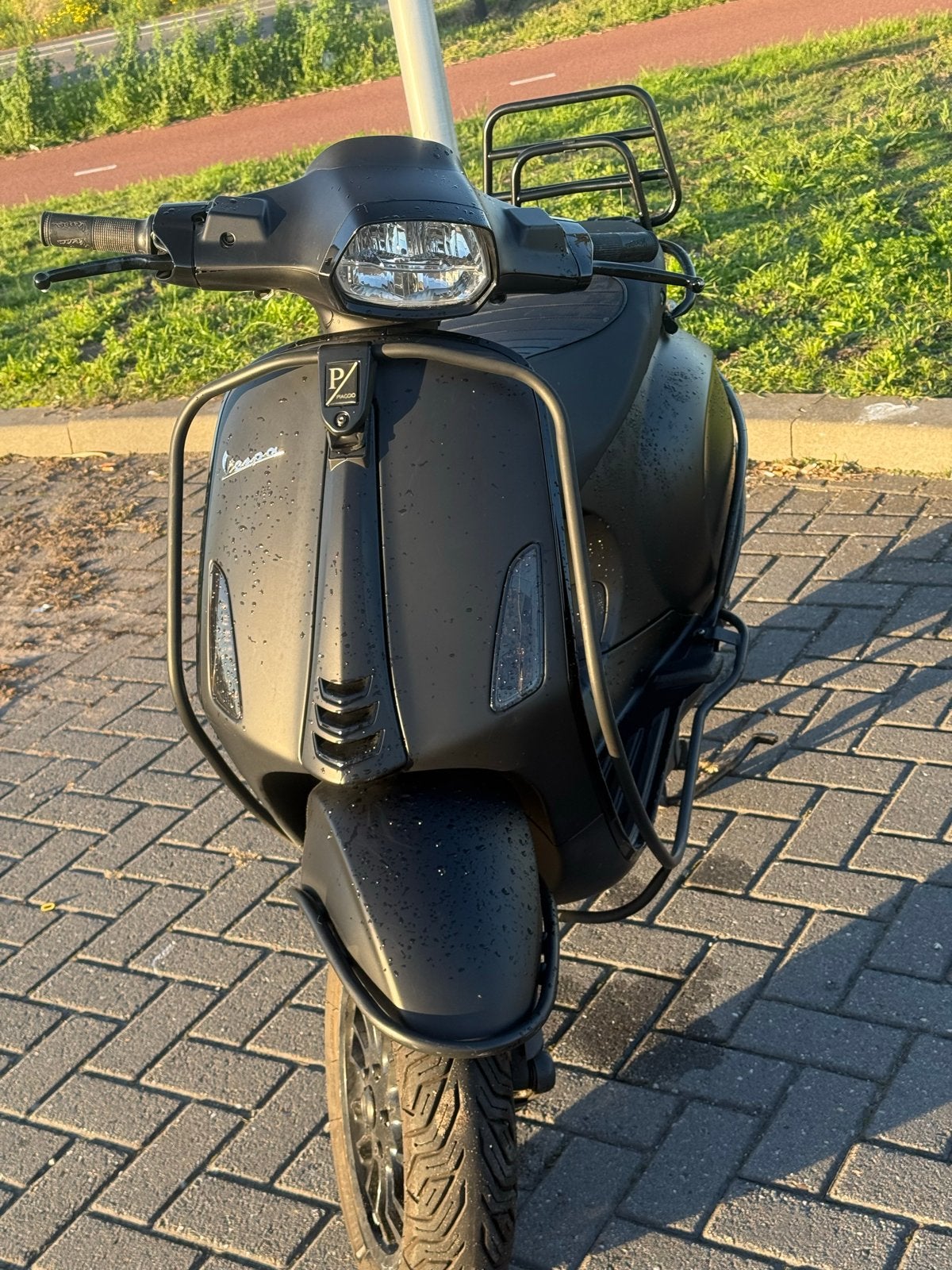 Vespa Sprint Notte 2017 - Zwart, 50 km/u, Gele Plaat, Maximaal 45 km/u, Vespa S, Ophalen of Verzenden, Zo goed als nieuw