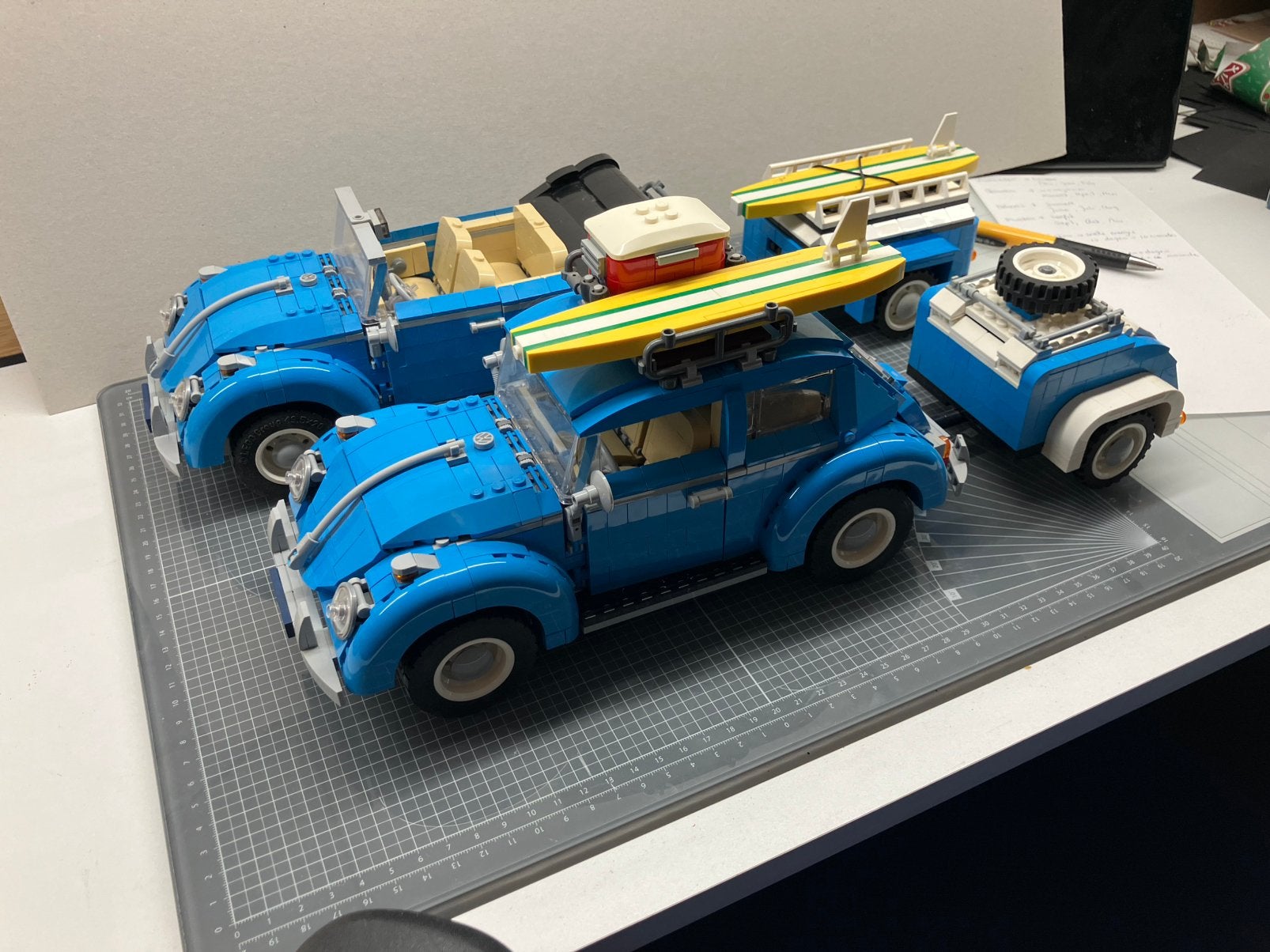 Lego 10252 vw kever 1x origineel en 1x cabrio met aanhanger, Ophalen, Zo goed als nieuw