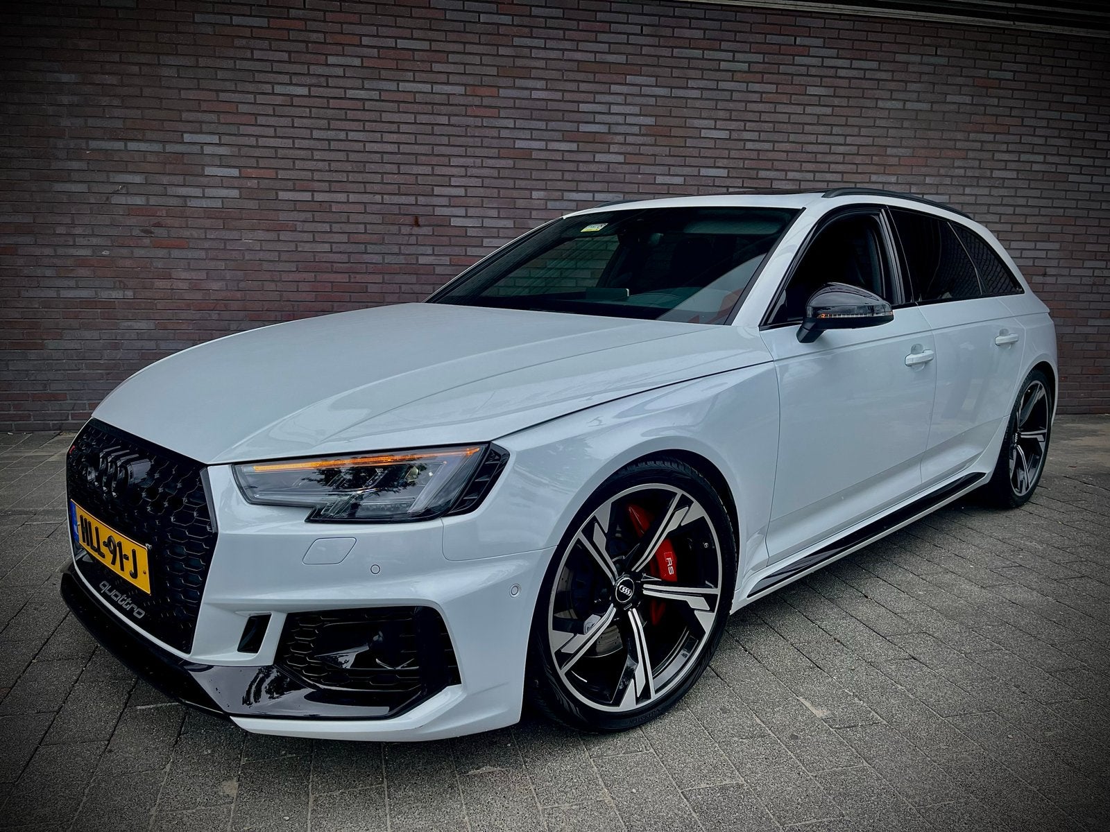 Audi 2.9 TFSI RS4 450PK Pano/Hud/Keyless/camera/Massage/VOL!, Automaat, 1730 kg, A4, Wit
