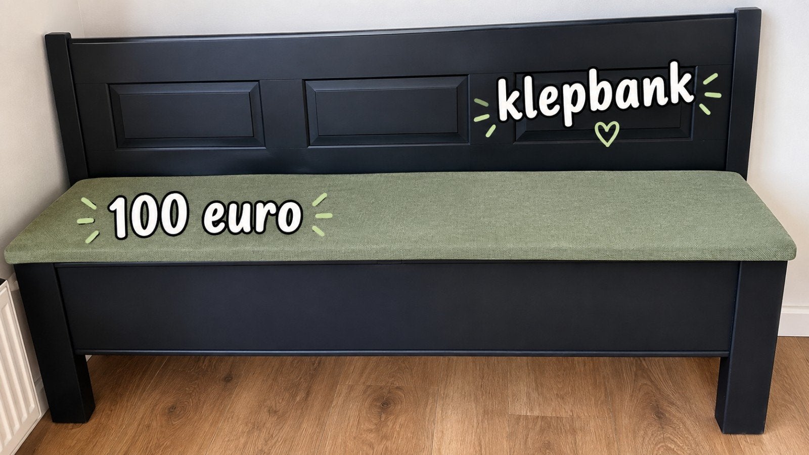 Zwarte klepbank met groen kussen, Ophalen, Hout, Gebruikt, Twee