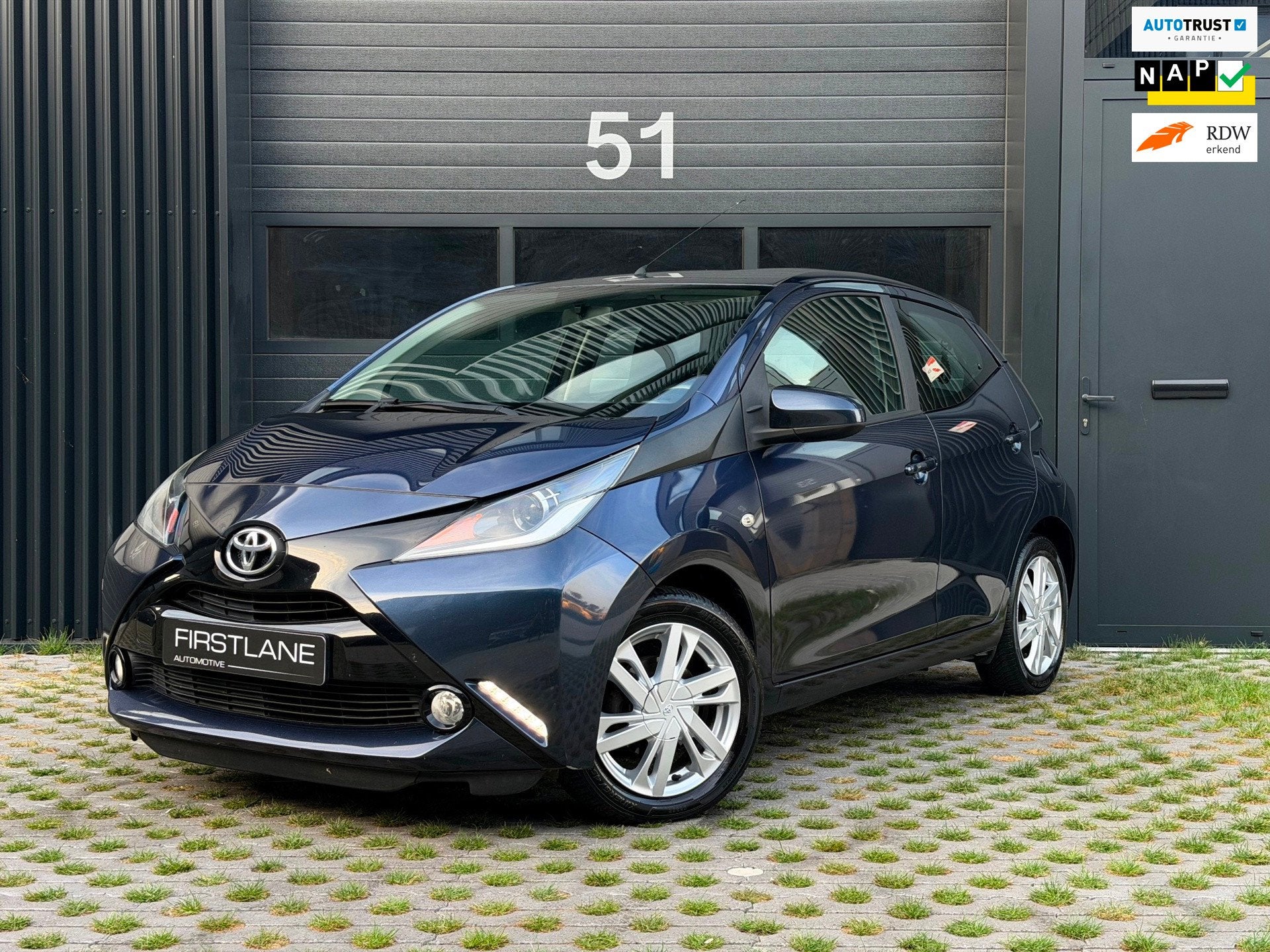 Toyota Aygo 1.0 VVT-i x-play | Achteruitrijcam | Bleutooth, Auto's, Voorwielaandrijving, Stof, Gebruikt, Origineel Nederlands