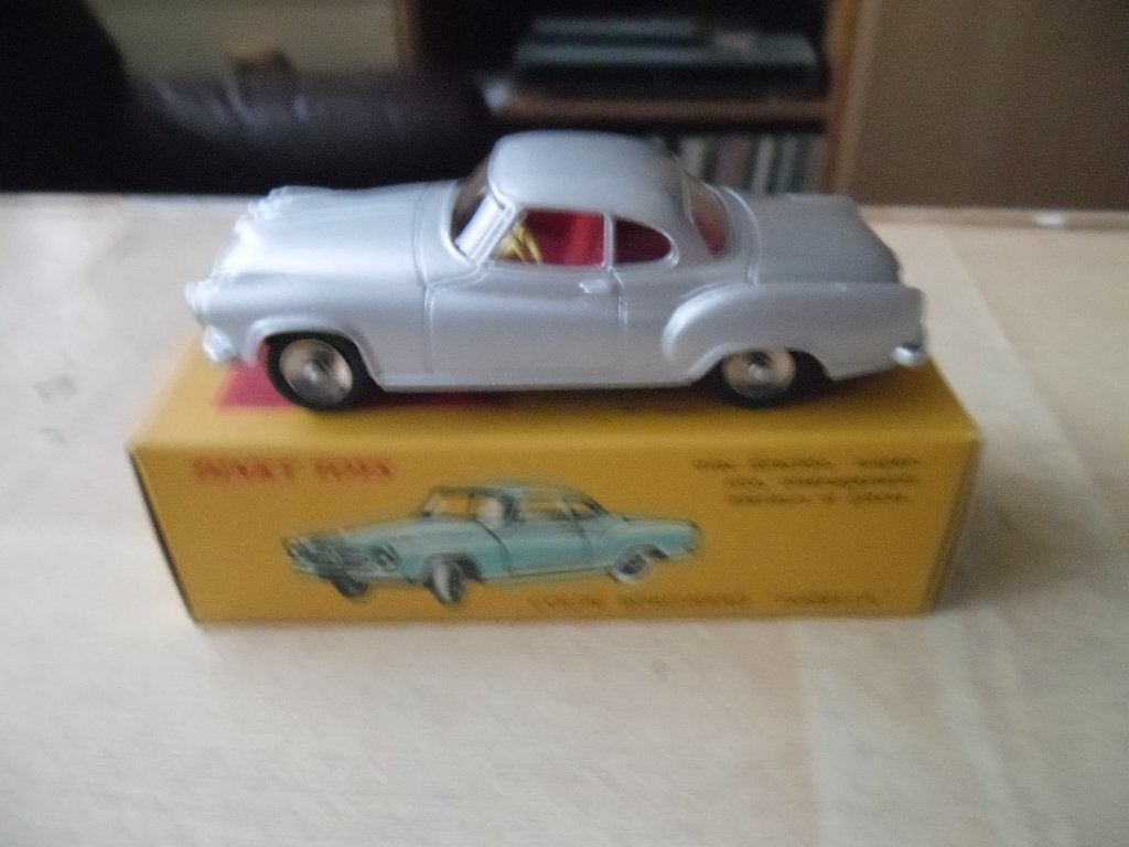 Borgward Isabella coupe, Hobby en Vrije tijd, Ophalen of Verzenden, Nieuw, Auto, Dinky Toys