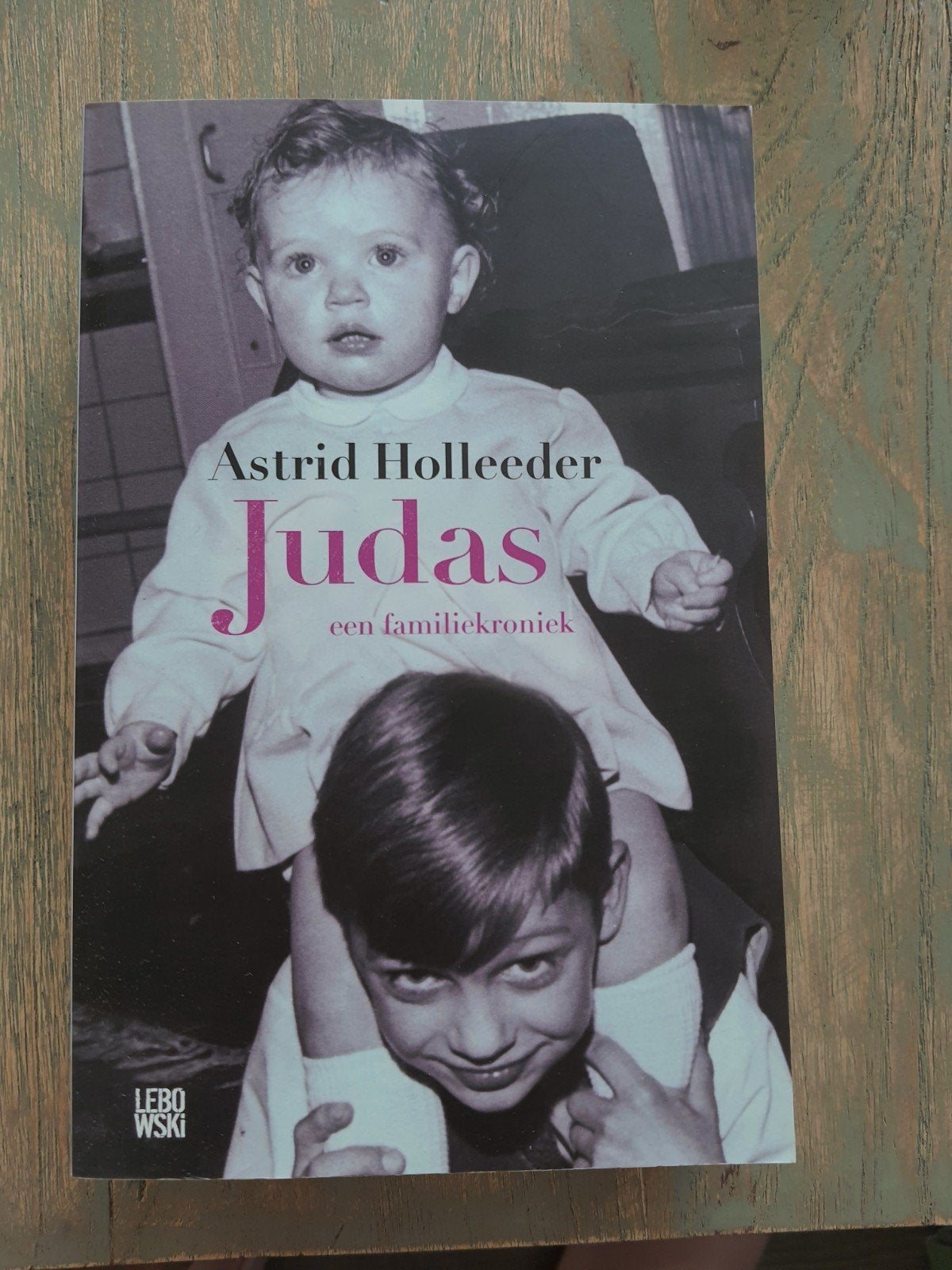 Astrid Holleeder - Judas, Ophalen of Verzenden, Zo goed als nieuw, Astrid Holleeder