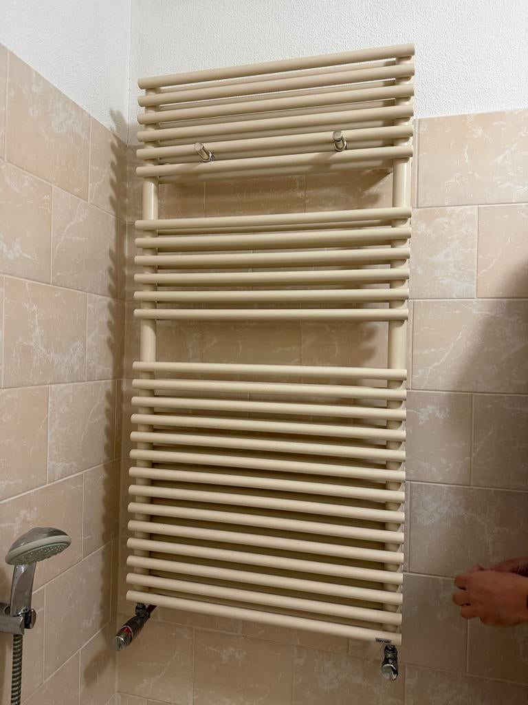 Thermic Badkamerradiator Creme - Gebruikt, Doe-het-zelf en Verbouw, Verwarming en Radiatoren, Ophalen, Gebruikt, Radiator, Minder dan 60 cm