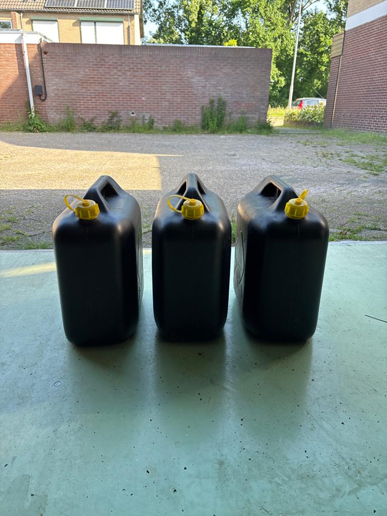 3x 20L Benzine jerrycans - Zwart, stevig en veilig, Ophalen