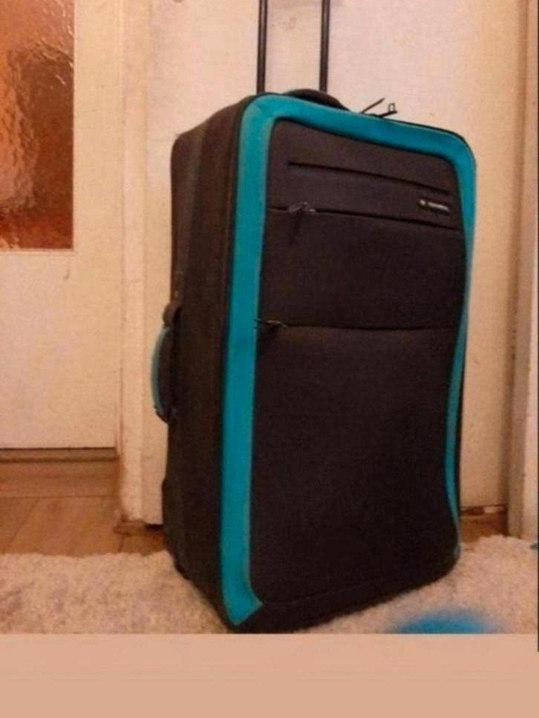 Te koop,Essentials merk reiskoffer/Baggage., Ophalen, Hard kunststof