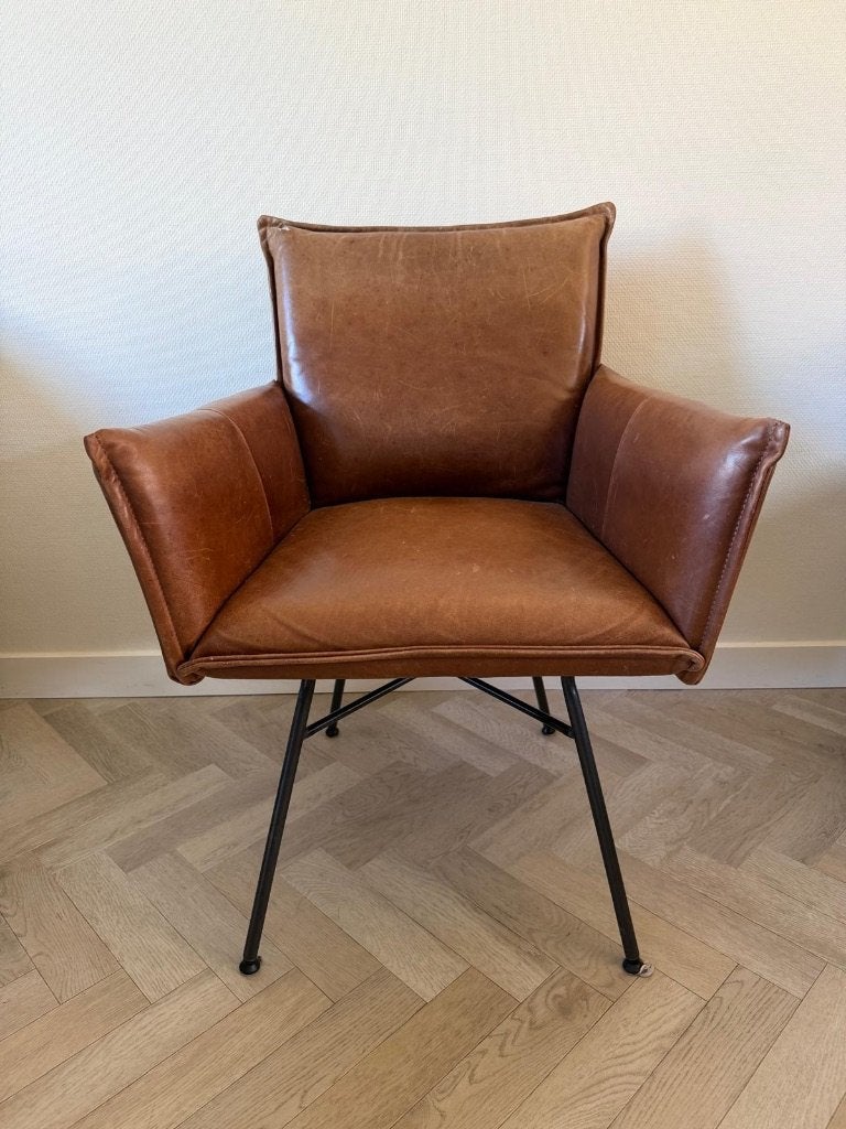 Eetkamerstoel design stoel jess bruin leder, Huis en Inrichting, Ophalen, Gebruikt, Twee, Bruin