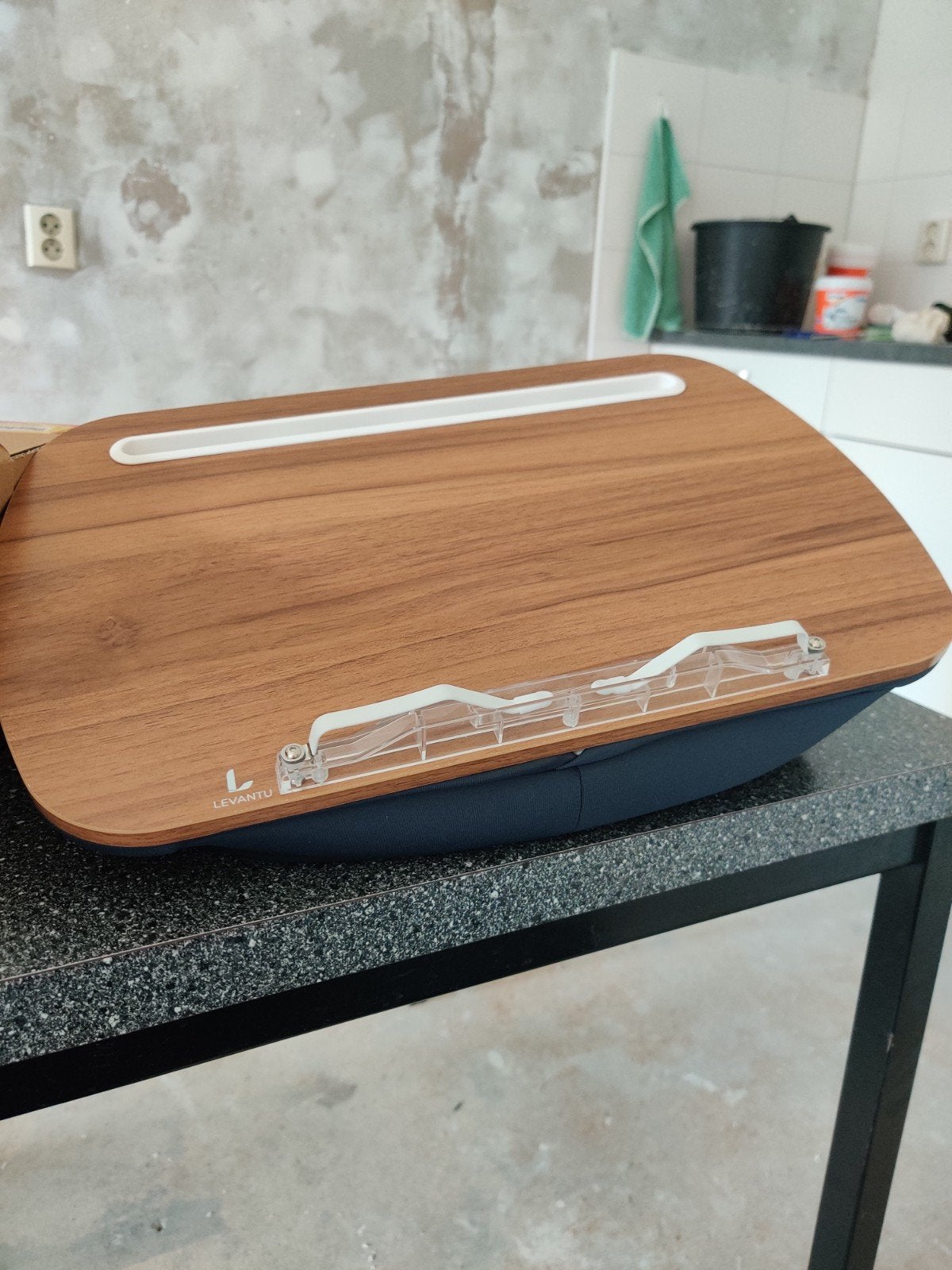 Levantu lees kussen / laptoptafel - Nooit gebruikt, Computers en Software, Ophalen of Verzenden, Nieuw, Levantu