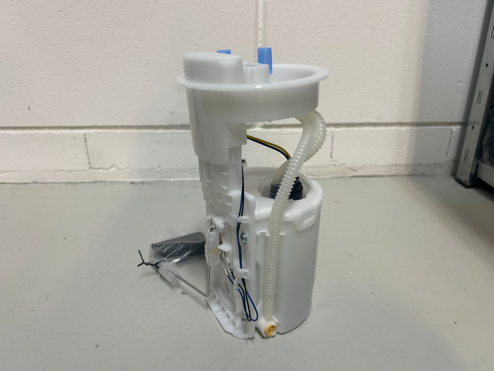 Elektrische benzine brandstofpomp 3.5–5 bar incl. vlotter, Auto-onderdelen, Ophalen of Verzenden, Nieuw
