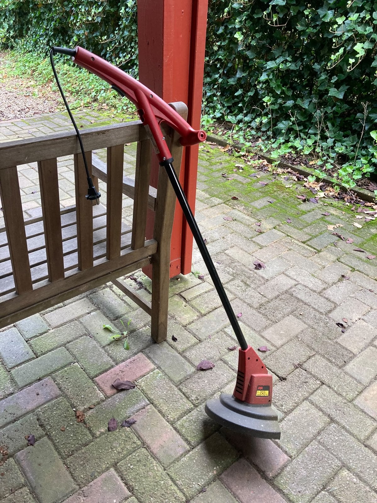 Elektrische grastrimmer - Ideaal voor kleine tuinen, Ophalen, Gebruikt, 30 tot 50 cm, Elektrisch