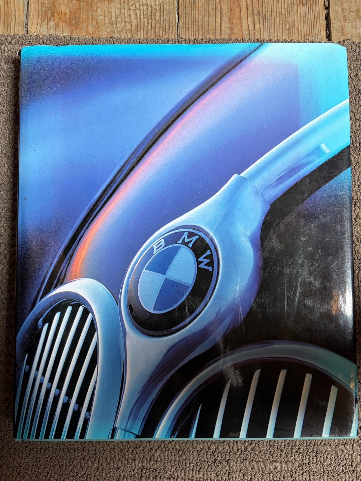 BMW Boek - Geschiedenis en Specificaties, Boeken, Ophalen, Gelezen, BMW