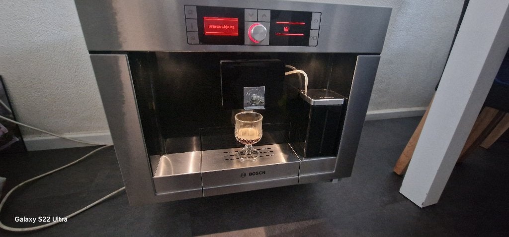 Bosch inbouw koffie machine met cappuccino model TCC78K750, Ophalen, Gebruikt, 10 kopjes of meer, Koffiemachine