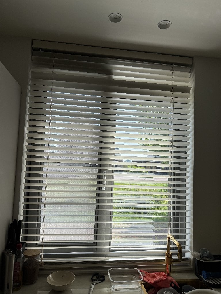 2x MotionBlinds Motor CM-06 Jaloezie - Bluetooth 109cmx250cm, Ophalen, Jaloezie, Crème, Overige merken
