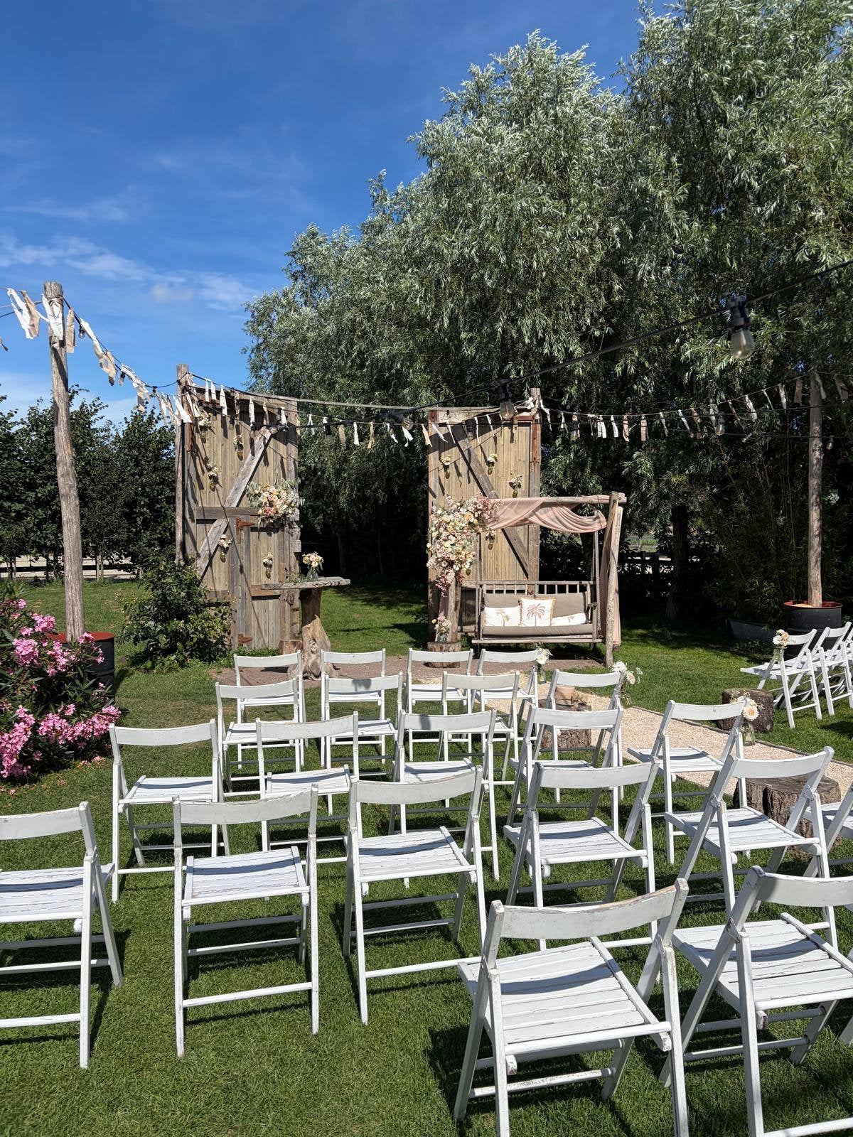 45x Ceremonie stoeltjes hout wit, Ophalen, Gebruikt, Hout, Inklapbaar