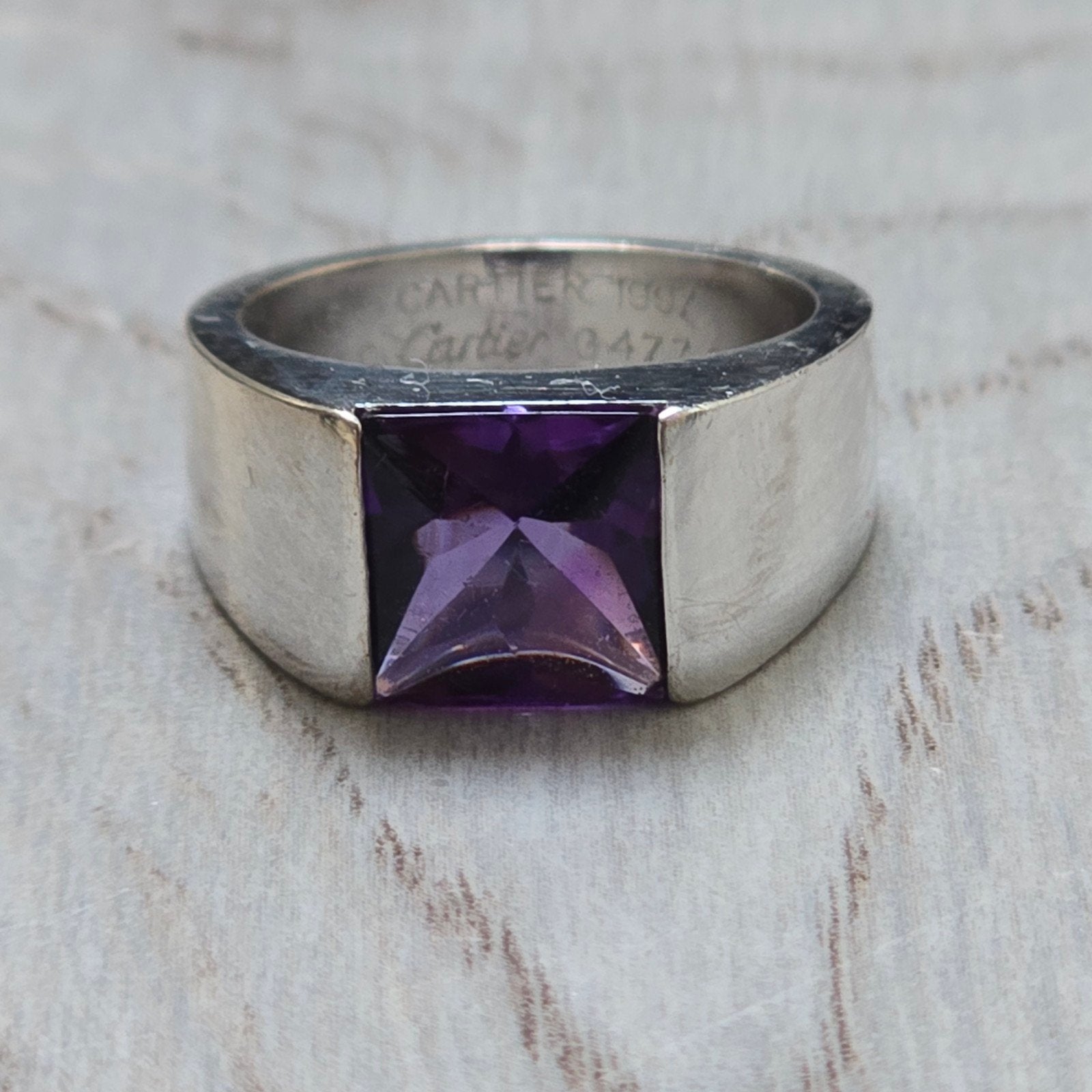 Exclusieve Cartier 'Tank' Ring – 18k Witgoud met Amethist, Ophalen of Verzenden, Zo goed als nieuw, 17 tot 18, Dame