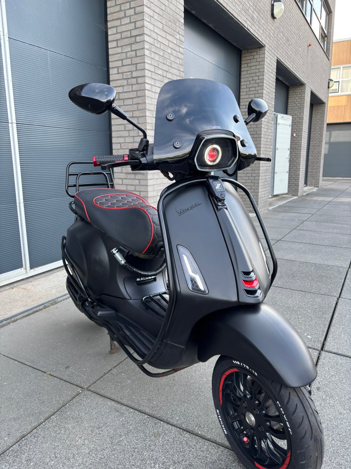 Vespa sprint 2020 geel kenteken full option 6 duizend km!, Ophalen of Verzenden, Zo goed als nieuw, Benzine, Fiddle