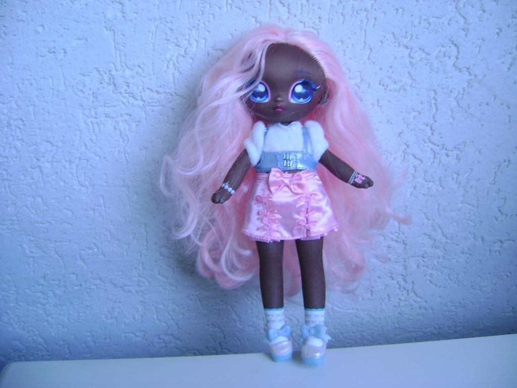 grote nanana surprise pop 29cm met hakjes en lang roze haar, Ophalen of Verzenden, Zo goed als nieuw, Overige typen
