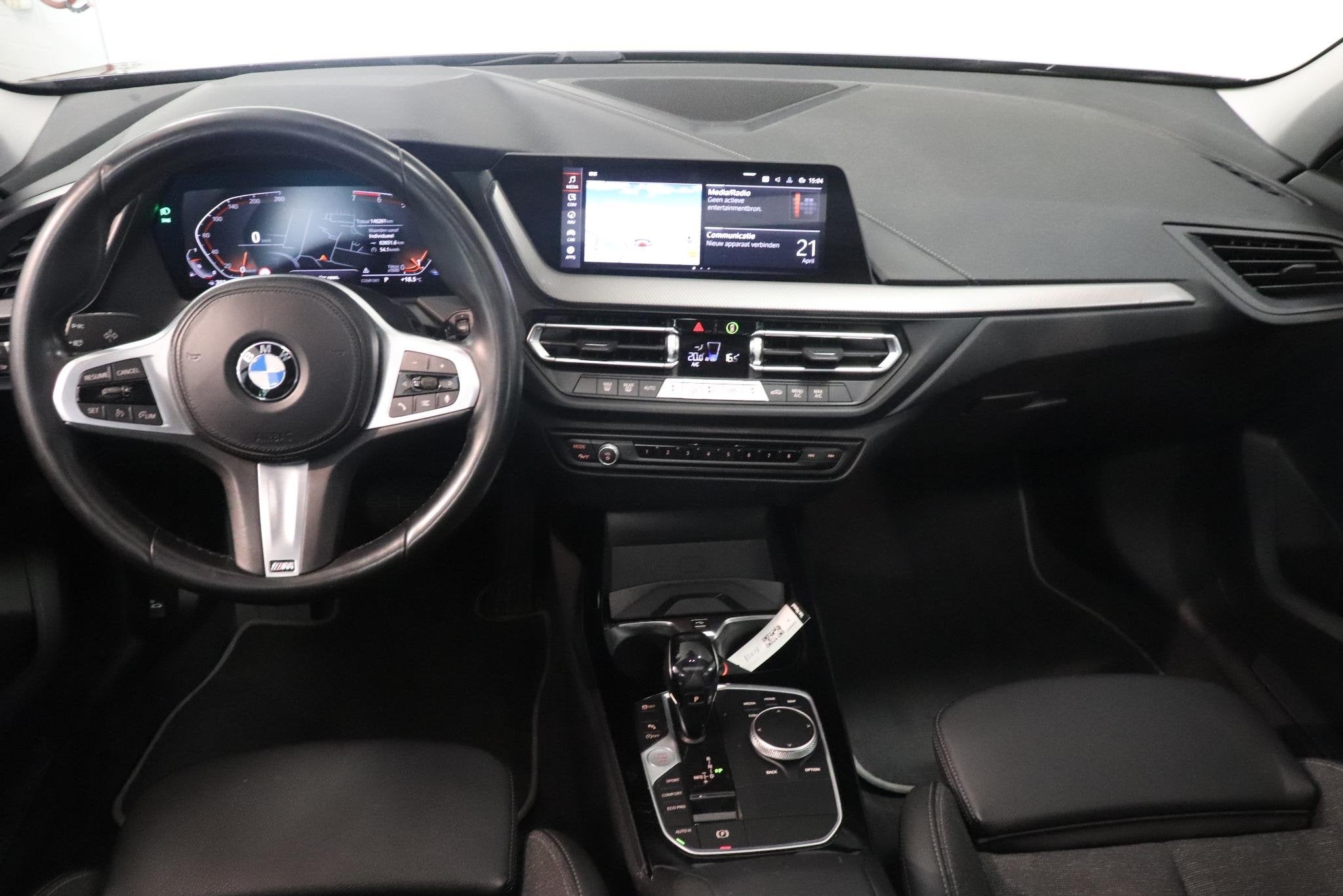 BMW 1-serie 118i Executive Edition | Panoramadak | Sportline, Auto's, Dealer onderhouden, Gebruikt, Met garantie (alle), Leder en Stof