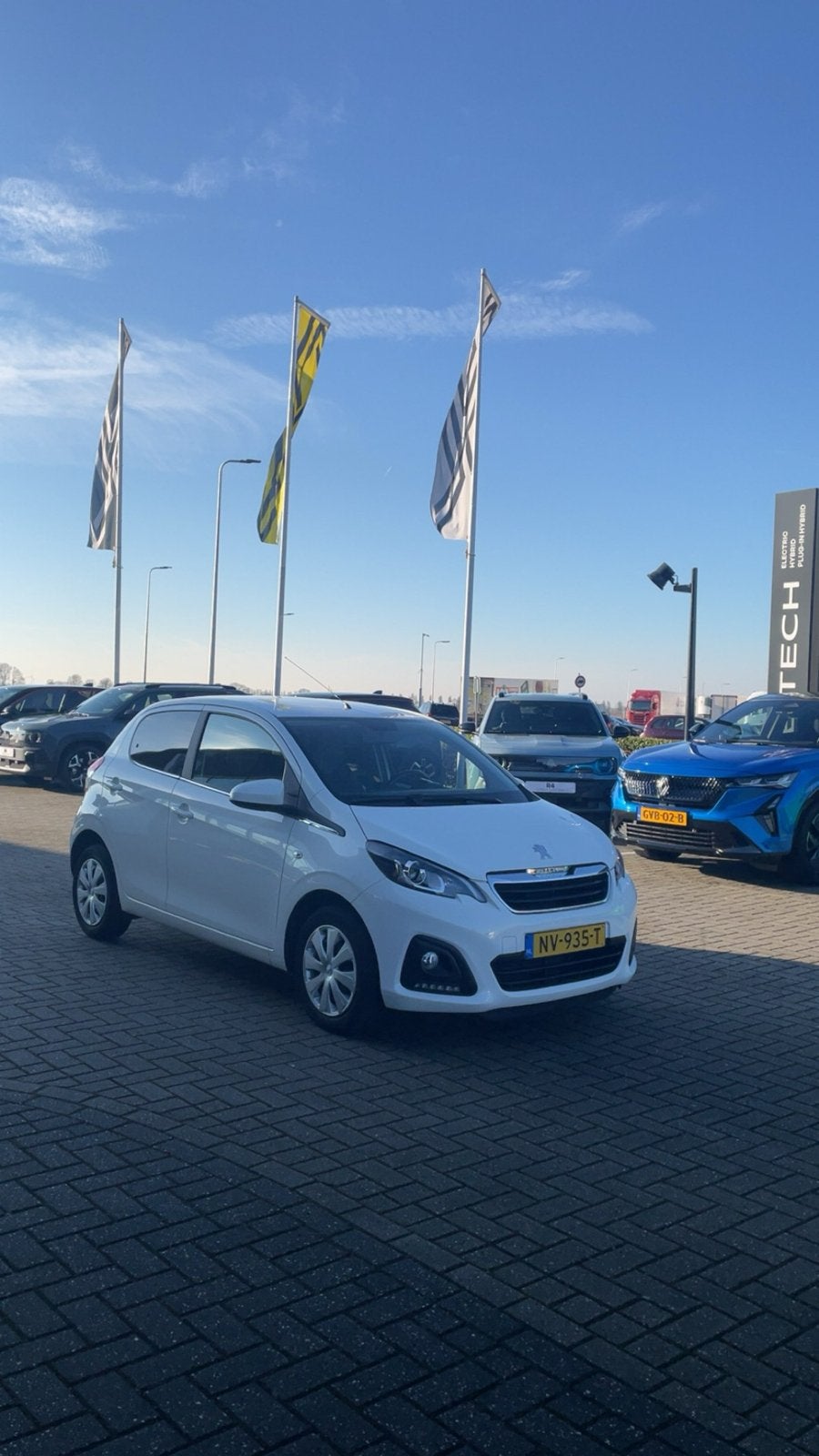Peugeot 108 1.0 12V E-vti 68PK 5DR Aut5 2017 Wit (Prijs o..), Auto's, Peugeot, Stof, 4 stoelen, Wit, Origineel Nederlands