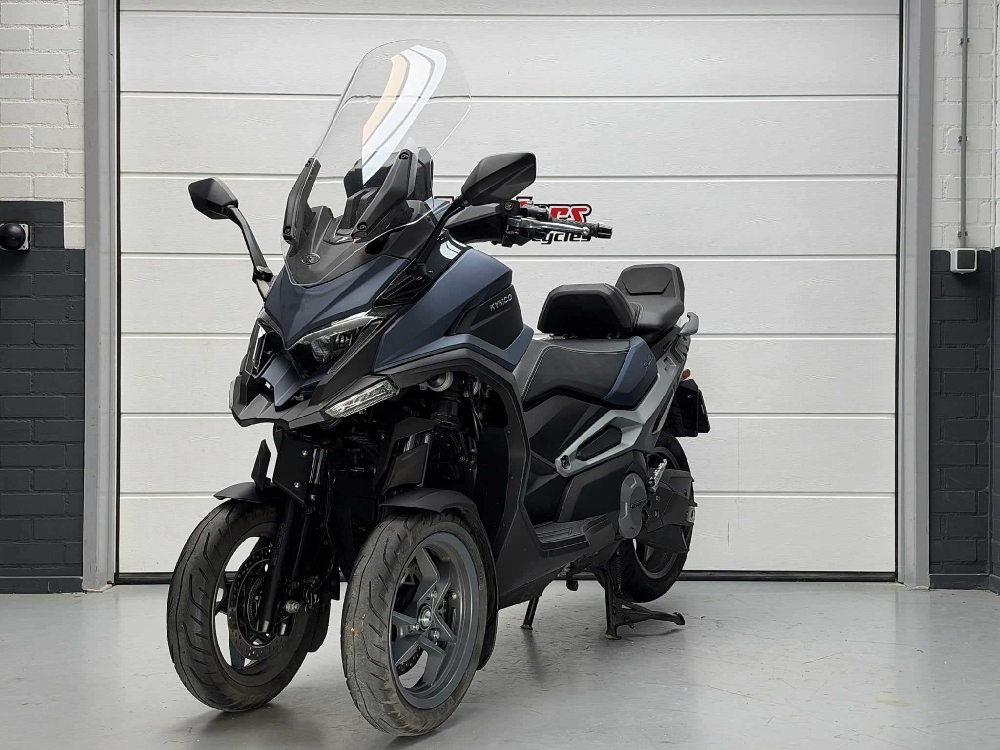 Kymco CV3 550I ABS (bj 2024), Motoren, Scooter, Kymco, Einsteinstraat 90-92
1446 VG  PURMEREND, Kybe B.V.