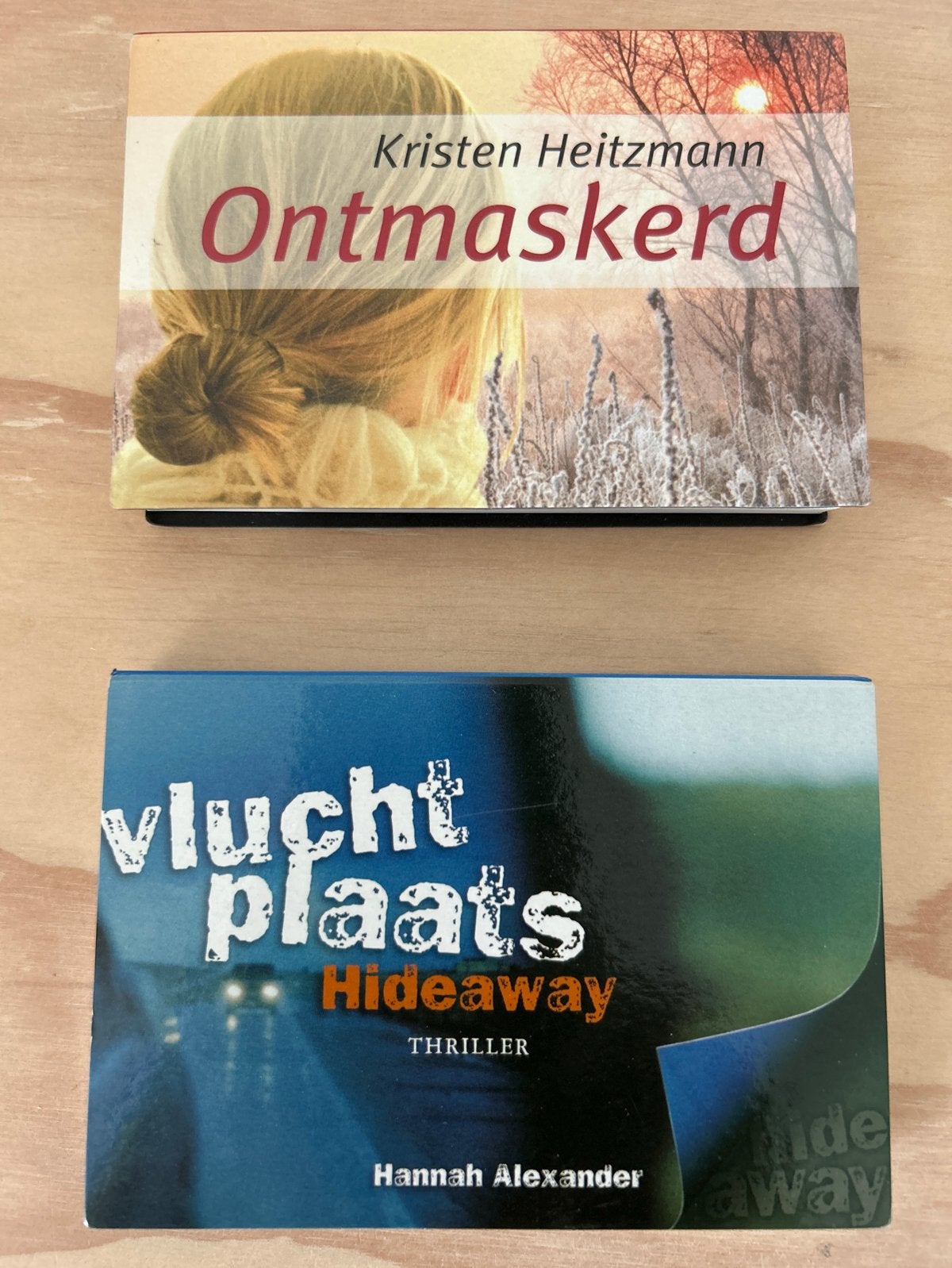 2 Dwarsliggers: Ontmaskerd & Vluchtplaats - Thriller Boeken, Boeken, Ophalen of Verzenden, Zo goed als nieuw, Nederland