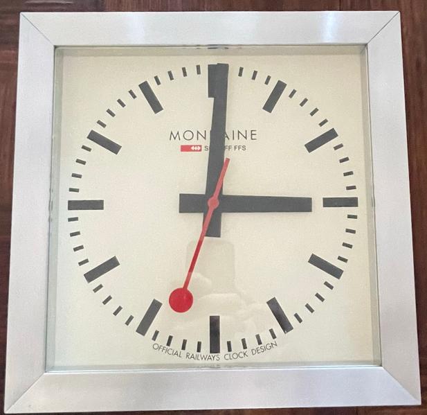 Mondaine wandklok - Zwitsers design, Ophalen of Verzenden