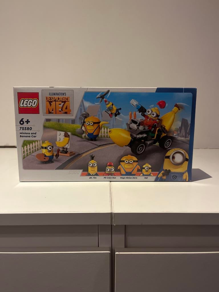 LEGO Minions 75580 Minions en Bananenauto - Nieuw in doos, Overige thema's, Lego, Nieuw, Ophalen of Verzenden