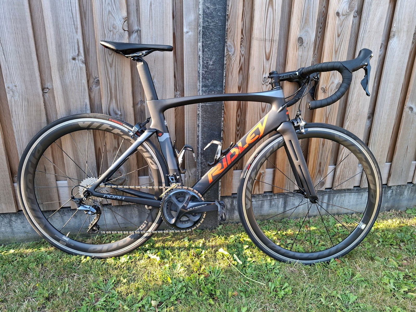 Super nette Ridley Noah ultegra, heel veel nieuwe onderdelen, Carbon, Zo goed als nieuw, Meer dan 20 versnellingen, Ophalen