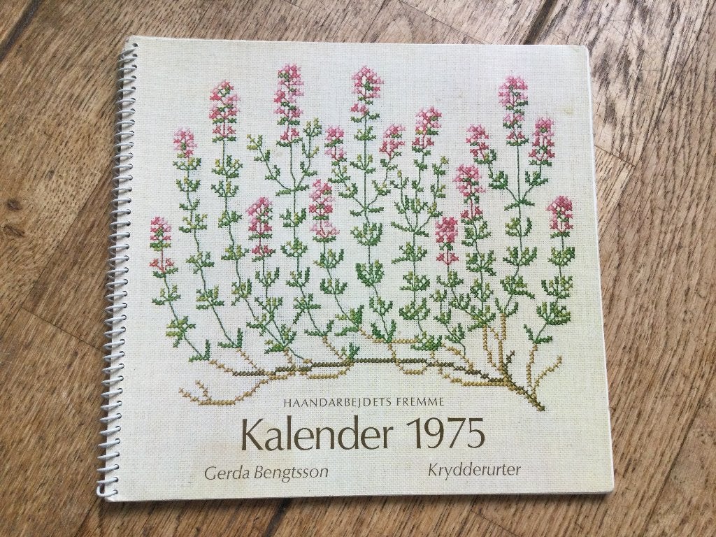 Haandarbejdets Fremme kalender 1975 kruiden, Ophalen of Verzenden, Zo goed als nieuw, Handborduren, Patroon