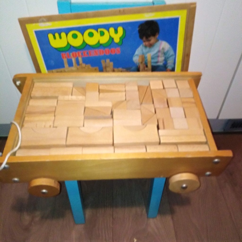 Houten blokkendoos met wieltjes - Woody, Kinderen en Baby's, Speelgoed | Houten speelgoed, Ophalen, Gebruikt, Overige typen