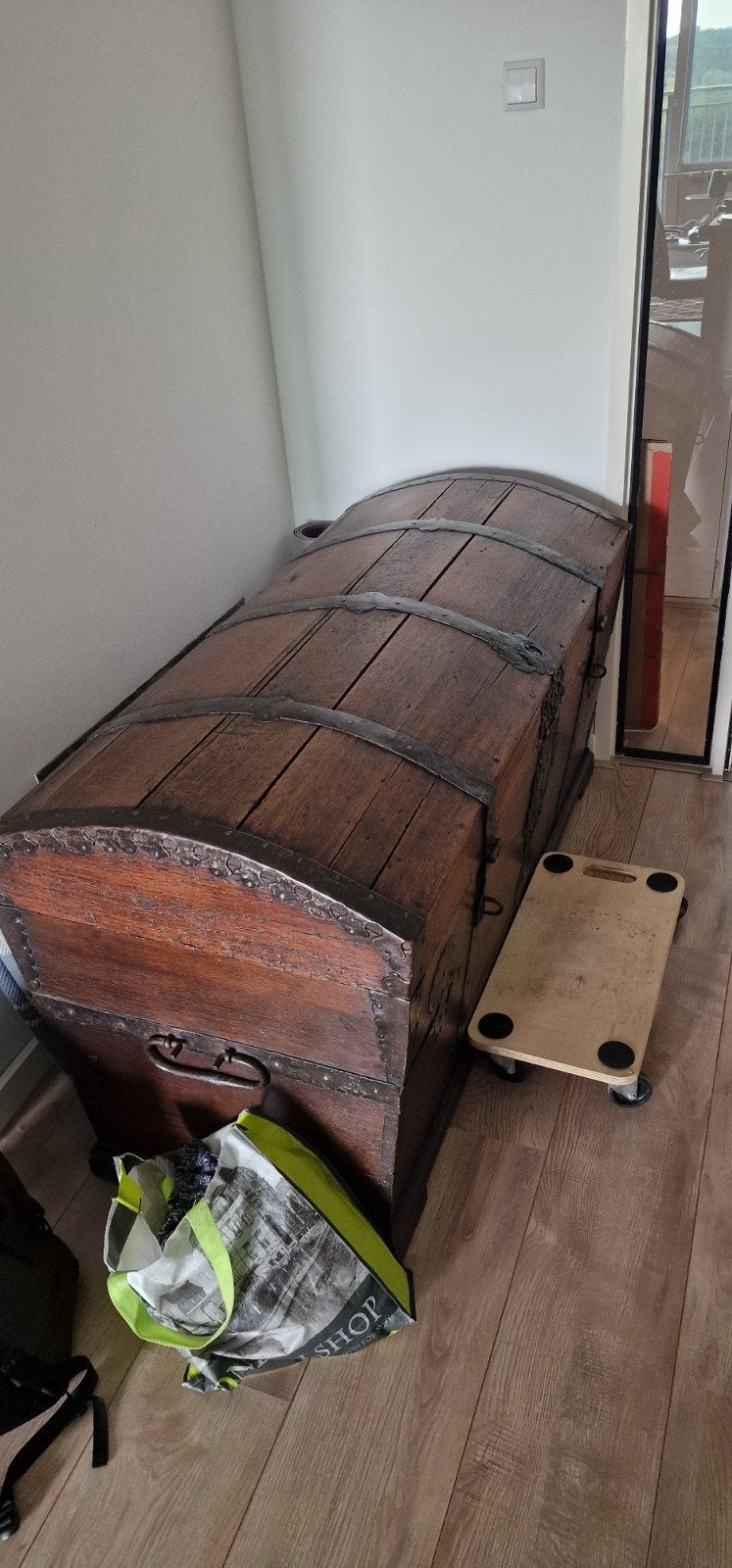 Antieke houten kist met metalen beslag - 140x70x75 cm, Ophalen