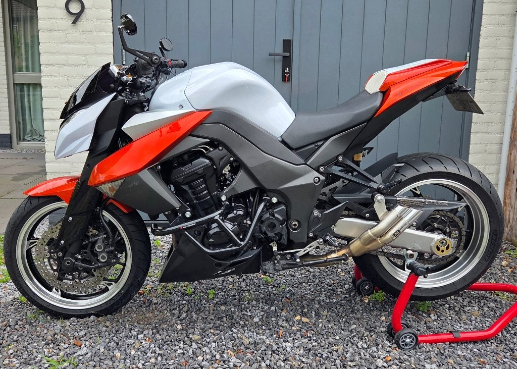 Kawasaki Z1000 (2010) – Oranje/Parelmoer Wit, Motoren, Sportuitlaat, Occasion, 4 cilinders, Motorrijbewijs A