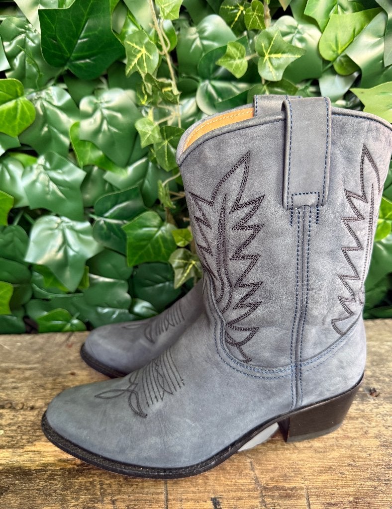 gewoon Nieuwe mooie laarzen van Sendra maat 37, Blauw, Nieuw, Ophalen of Verzenden, Sendra