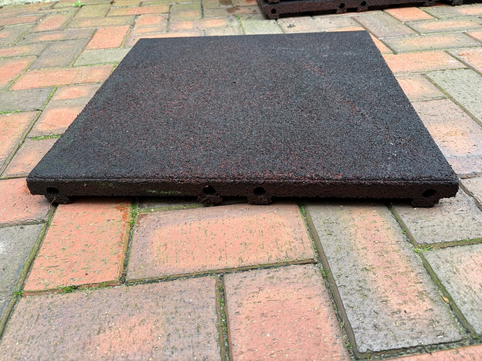20 st. Rubber tegels 50x50cm dik 45mm met verbindingsdoken, Tuin en Terras, Ophalen, Gebruikt, Rubber, Overige typen