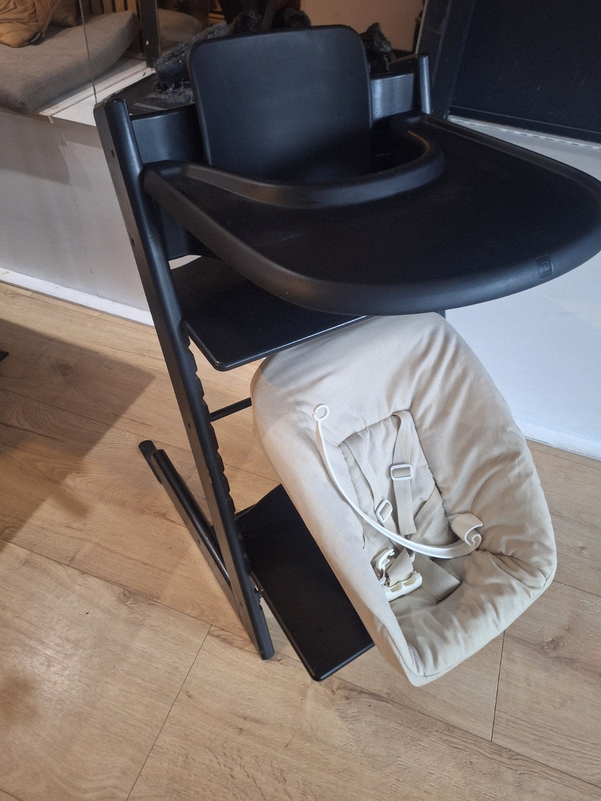 stokke tripp trapp kinderstoel zwart compleet, Ophalen, Zo goed als nieuw, Meegroeistoel