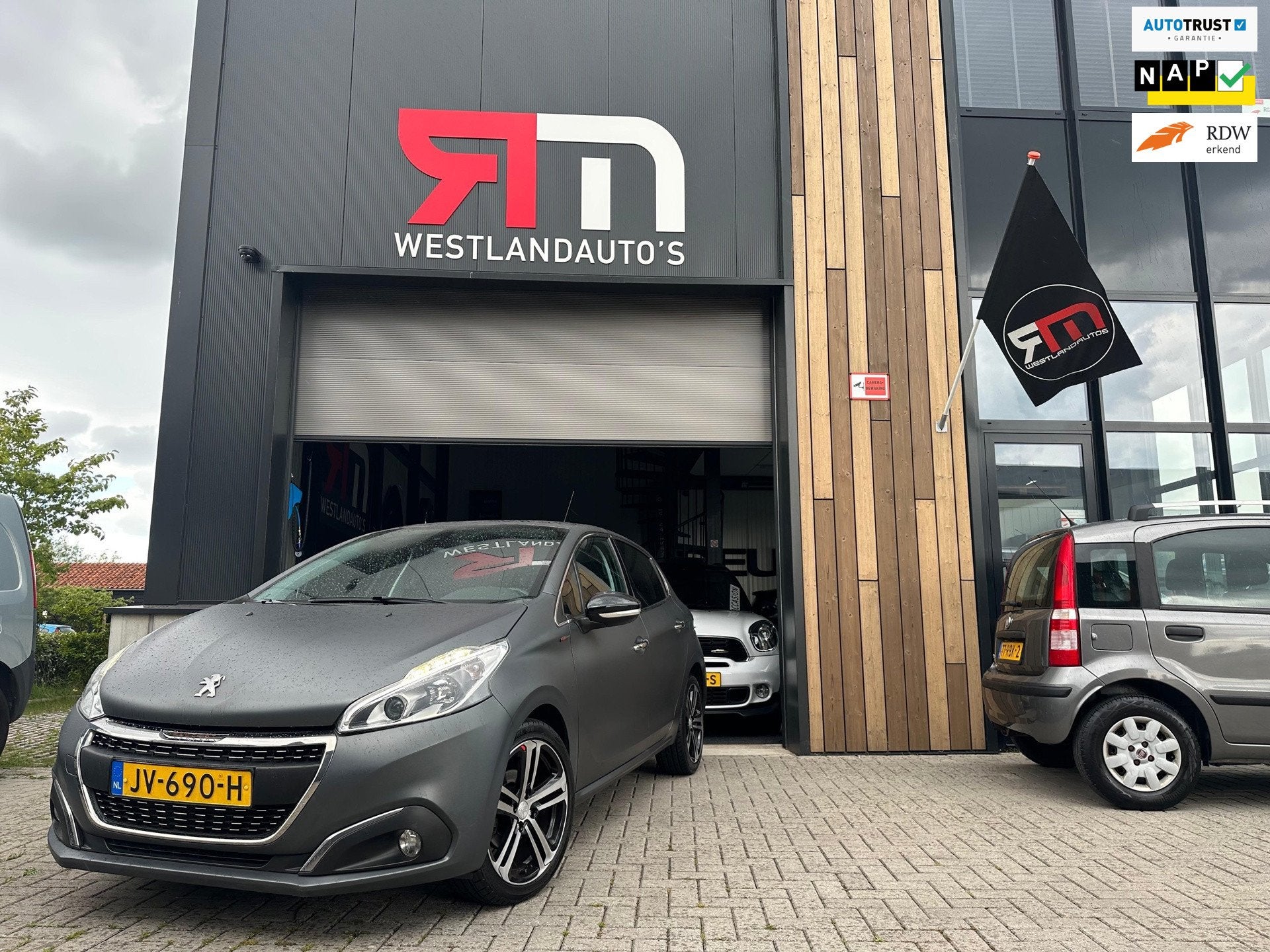 Peugeot 208 1.2 PureTech GT-line/Navi/climaatc/nw APK/carbon, Auto's, 40 €/maand, Leder en Stof, 23 km/l, Origineel Nederlands