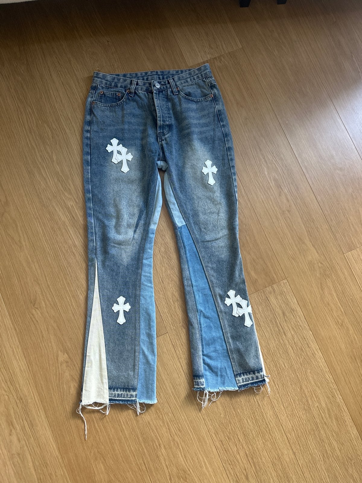 Chrome Hearts Jeans met Witte Kruisdetails, Kleding | Heren, Ophalen of Verzenden, Zo goed als nieuw, Blauw, Overige jeansmaten