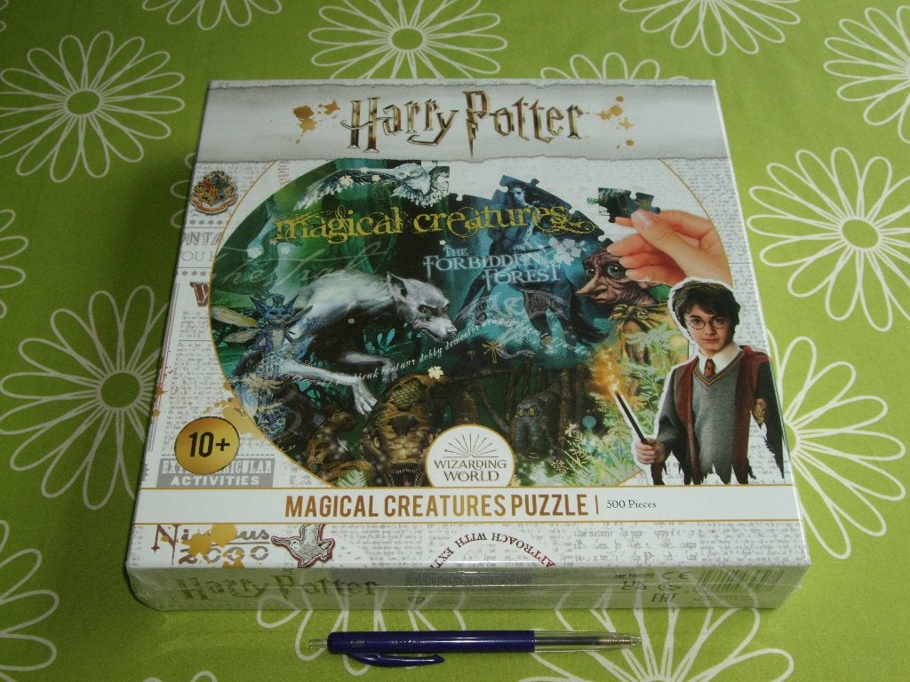 Nieuw in seal: Harry Potter shaped puzzel - Magische wezens, Hobby en Vrije tijd, Ophalen of Verzenden, 500 t/m 1500 stukjes, Nieuw