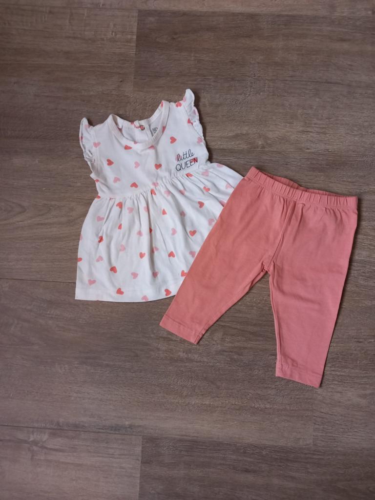 Nieuw! Zomers setje: wit jurkje met koraal legging maat 62, Kinderen en Baby's, Babykleding | Maat 62, Newborn, Meisje, Nieuw