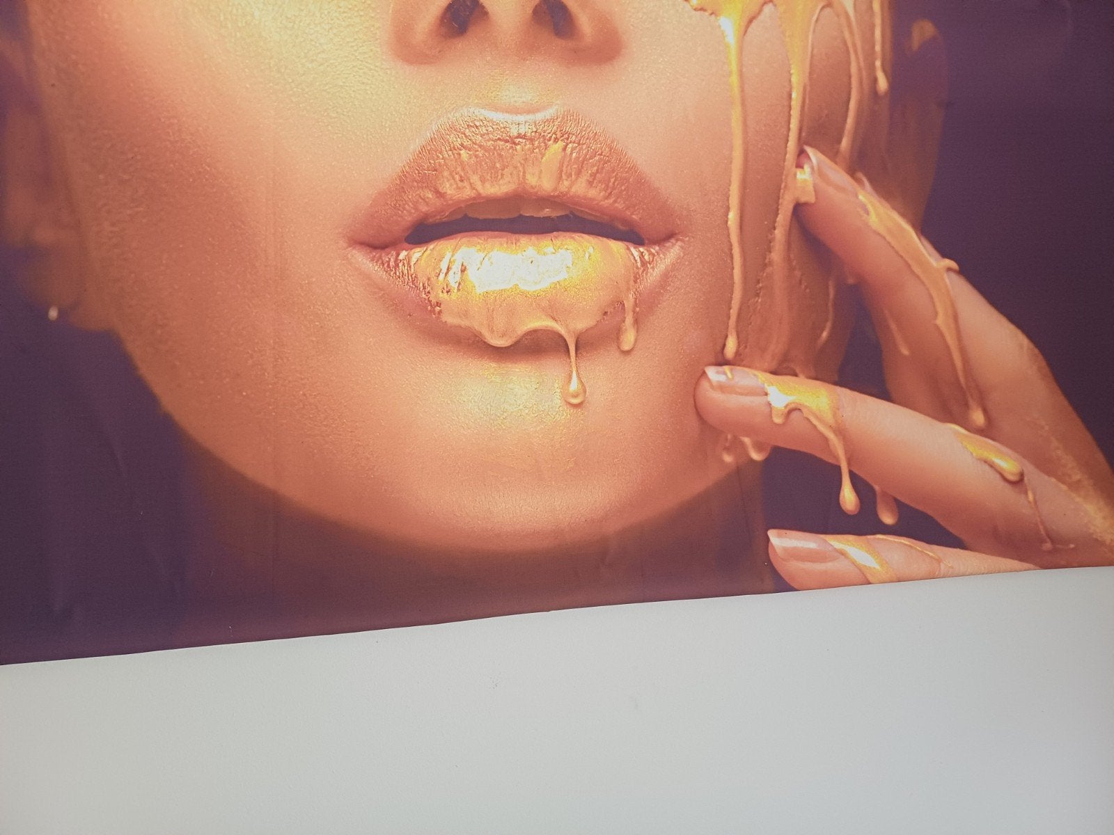 Moderne Kunst: Vrouw met Gouden Lippen 1.55cm en Honing, Ophalen of Verzenden