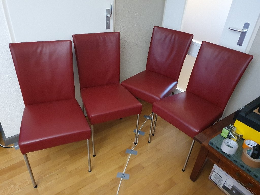 Stoelen van Bert Plantagie. €260., Huis en Inrichting, Stoelen, Ophalen, Leer, Zo goed als nieuw, Comfortabel