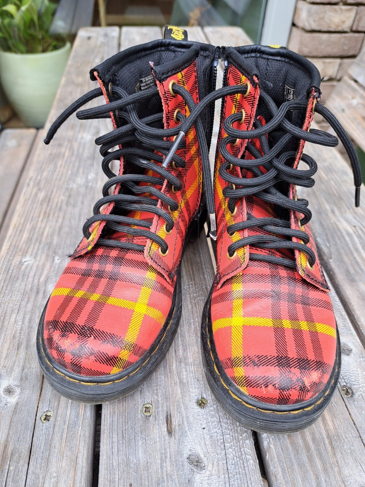 Dr. Martens met ruitjes maat 31, Dr. Martens, Meisje, Schoenen, Ophalen of Verzenden