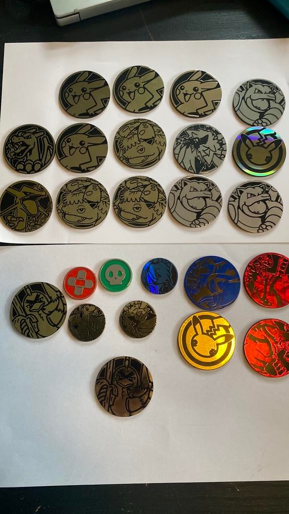 Verzameling pokemon munten en 3 pins, Verzamelen, Ophalen of Verzenden