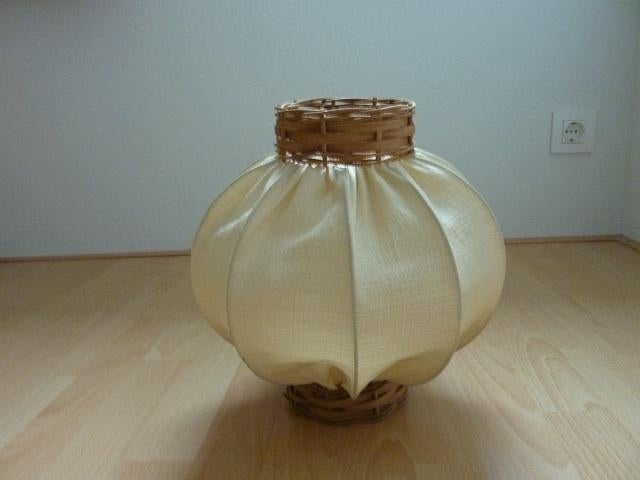 rieten riet plafondlamp hanglamp stof gratis gemaakt, Huis en Inrichting, Lampen | Plafondlampen, Ophalen, Zo goed als nieuw, Metaal