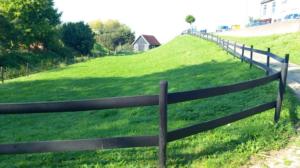Ponyweide met box, stalling en schuur voor opslag hooi., Weidegang, 2 of 3 paarden of pony's